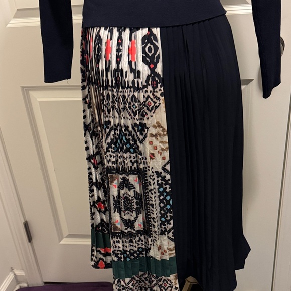 Chic & Elegant Asymmetrical Navy Dress - Sweater Top & Patterned Scarf LIKE NEW - Picture 10 of 15